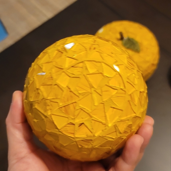 Decor - Picture 5 of 8